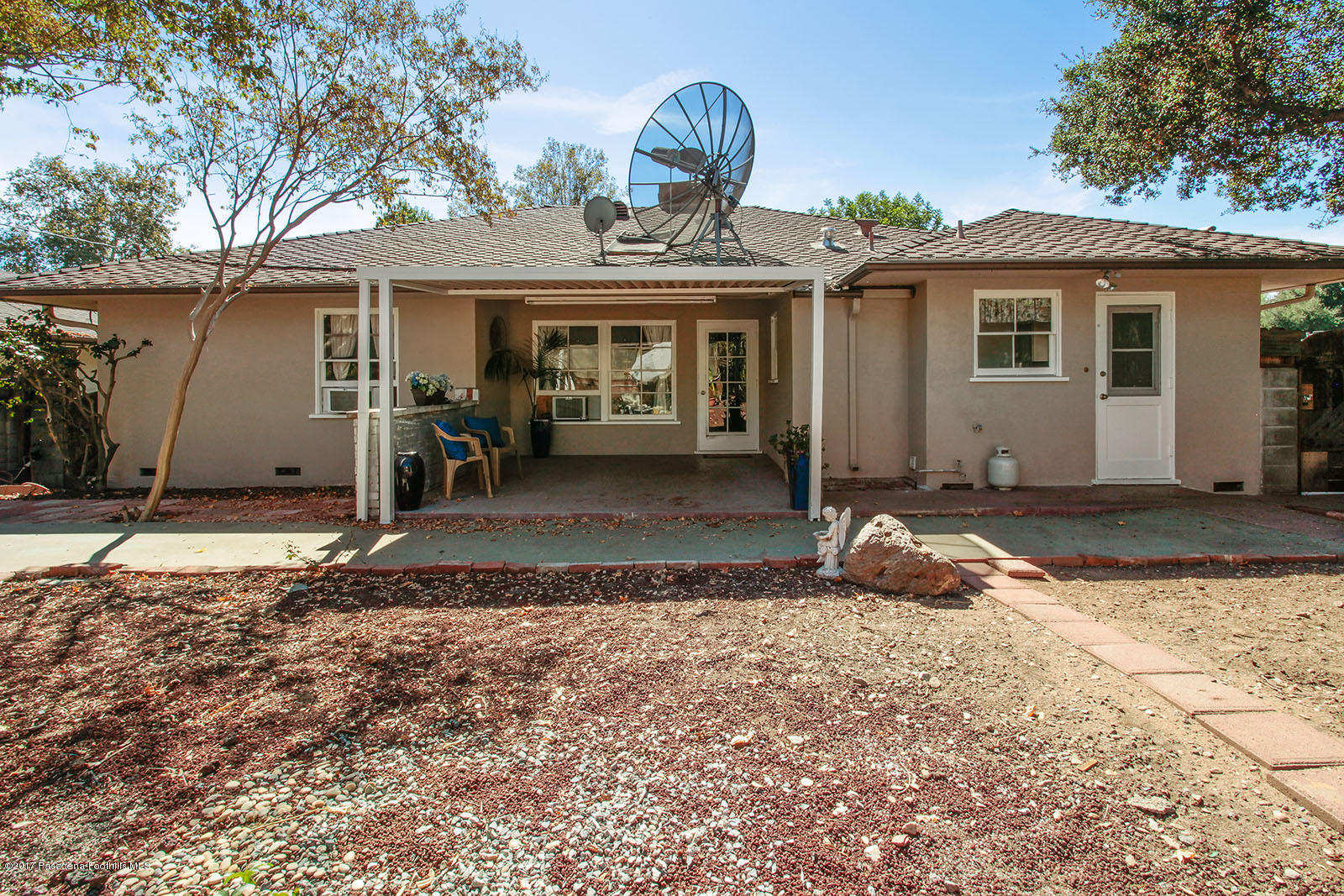 2331 Galbreth Road Pasadena, CA 91104 - Photo 28 of 39 09