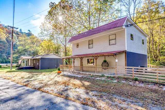 $315,000 | 643 Airport Road, Oakdale, TN 37829