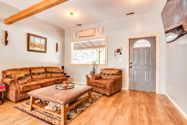 $315,000 | 643 Airport Road, Oakdale, TN 37829