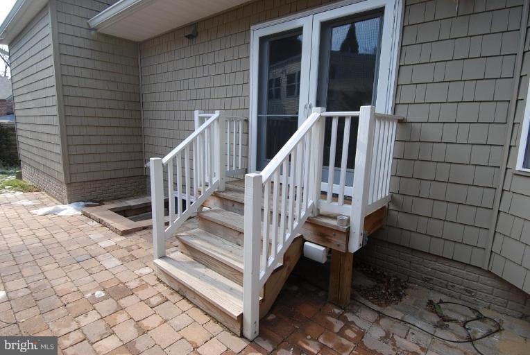 9213 Wire Avenue Silver Spring, MD 20901 - Photo 21 of 24 Patio 2