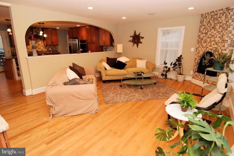 9213 Wire Avenue Silver Spring, MD 20901 - Photo 4 of 24 Family Room