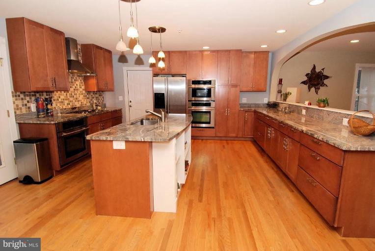 9213 Wire Avenue Silver Spring, MD 20901 - Photo 5 of 24 Kitchen