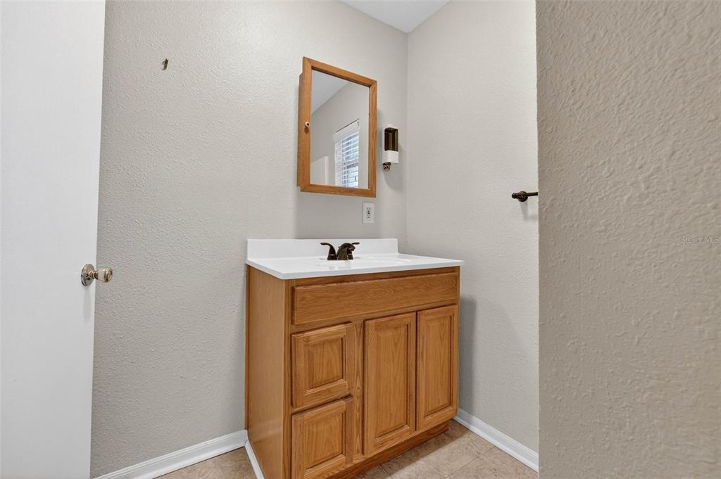 309 North 8th Street Dundee, FL 33838 - Photo 41 of 91 a utility room with dryer and washer