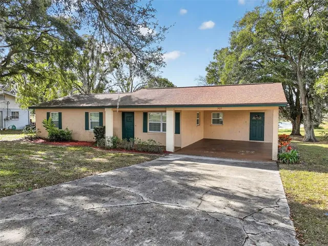 $295,000 | 309 North 8th Street, Dundee, FL 33838