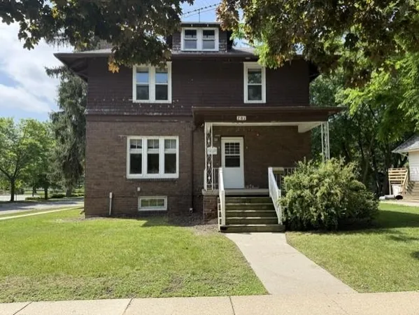 $129,900 | 701 West Center Street, Alma, MI 48801