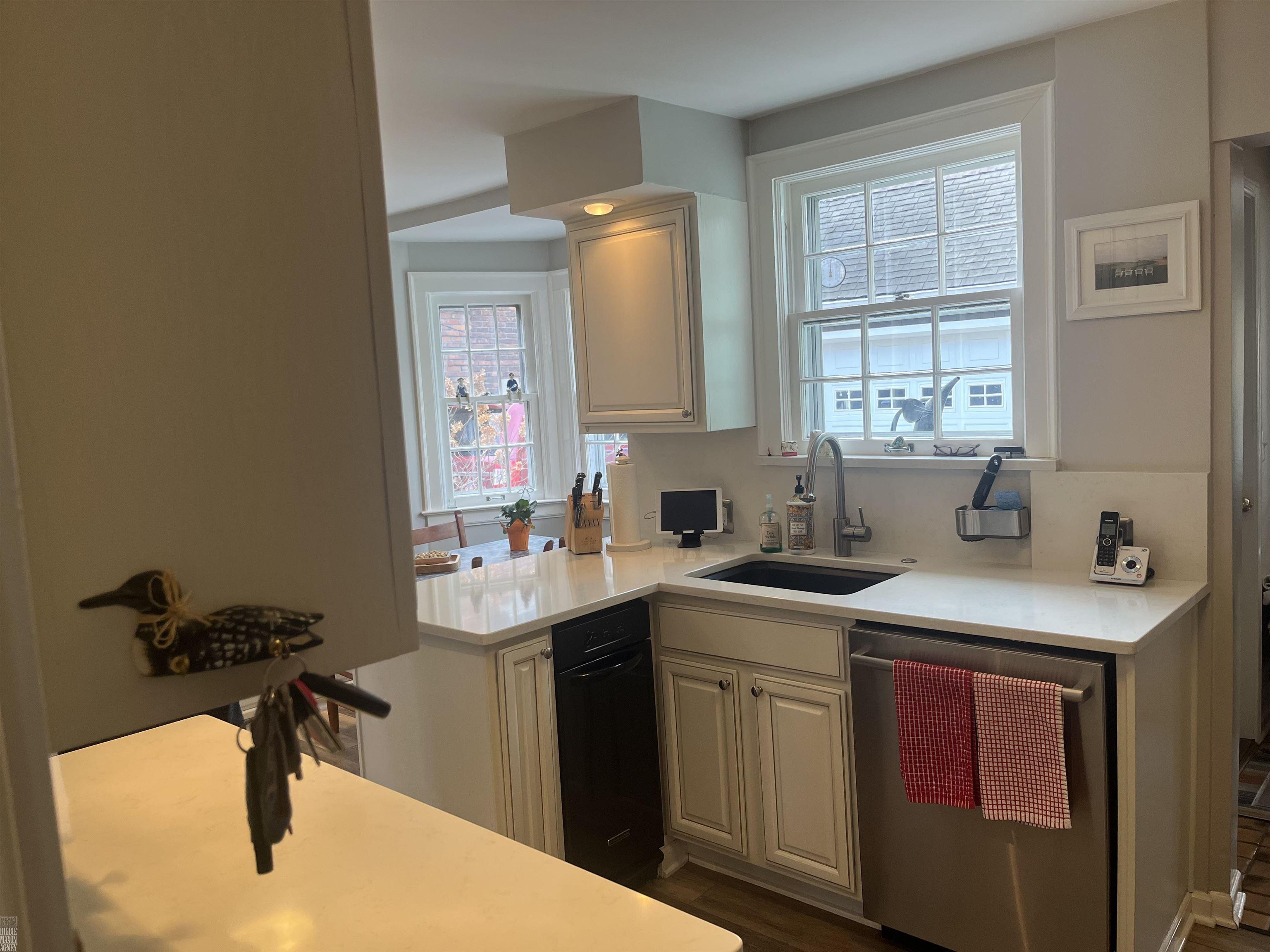583 Lincoln Road Grosse Pointe, MI 48230 - Photo 10 of 35 50099614-9.JPG