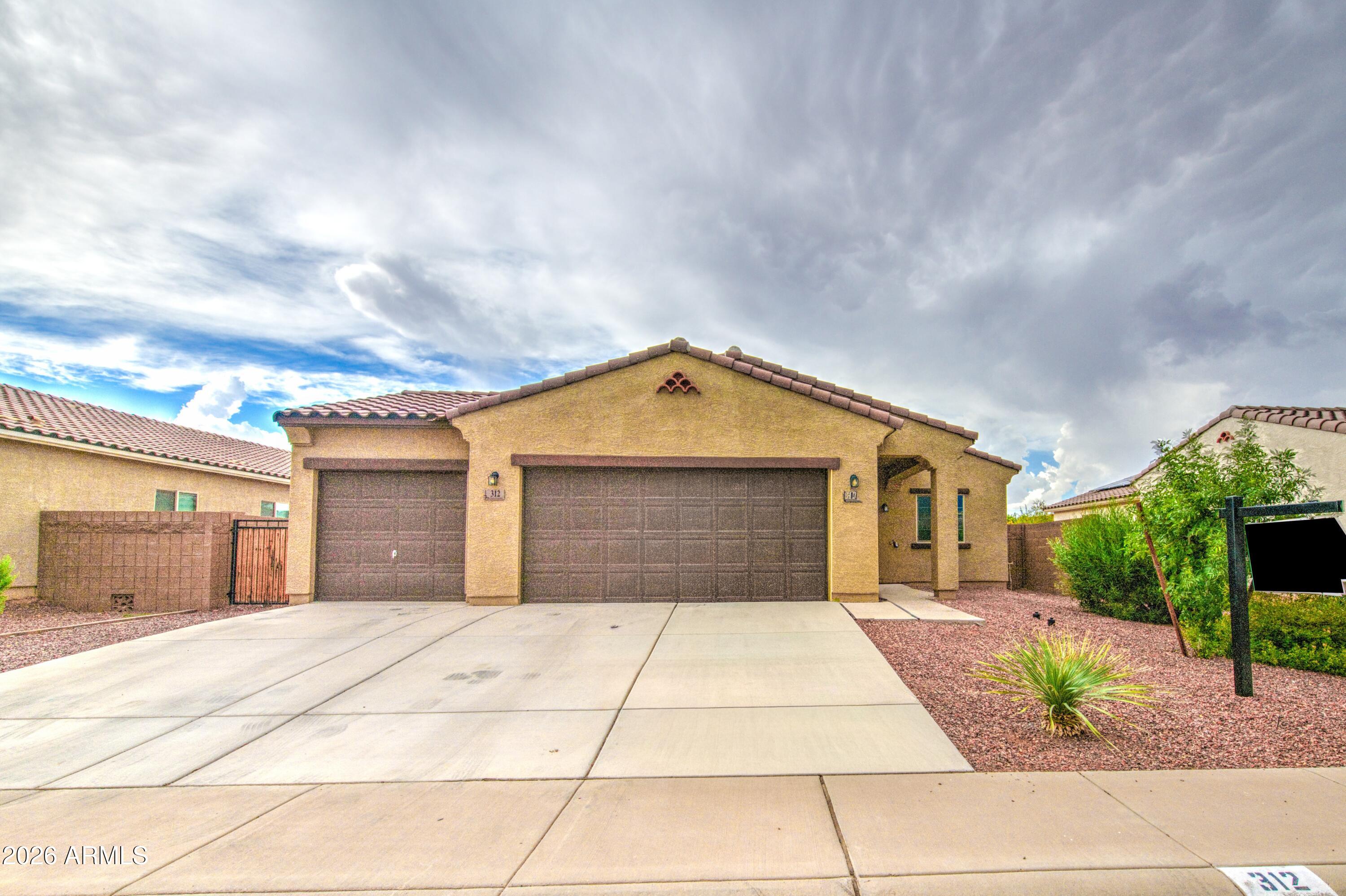 312 East Rio Place Casa Grande, AZ 85122 - Photo 1 of 21