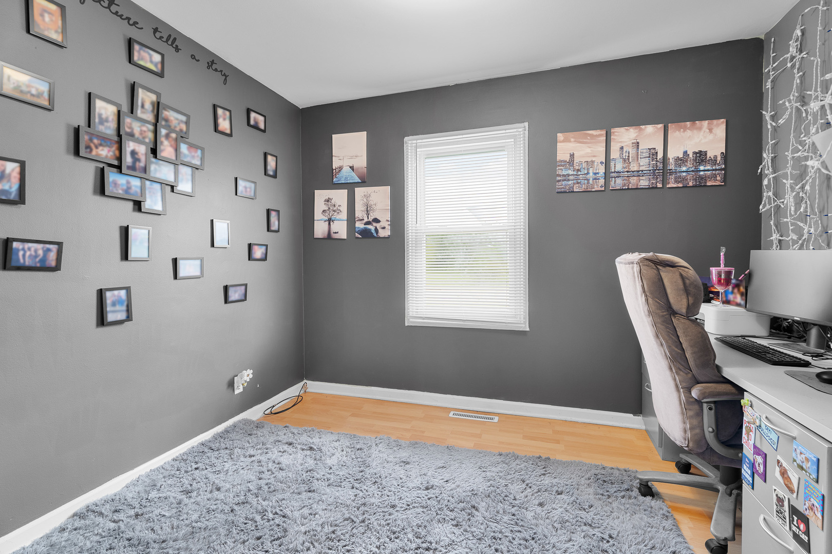 302 South Oltendorf Road Streamwood, IL 60107 - Photo 10 of 19 a workspace with furniture and window