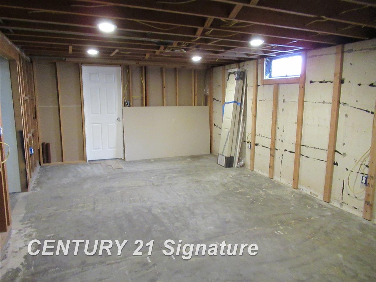 129 West Hibbard Road Owosso, MI 48867 - Photo 19 of 35