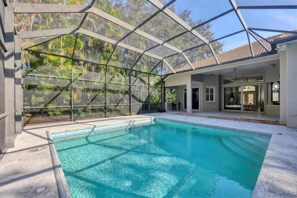 a view of a yard in front of house