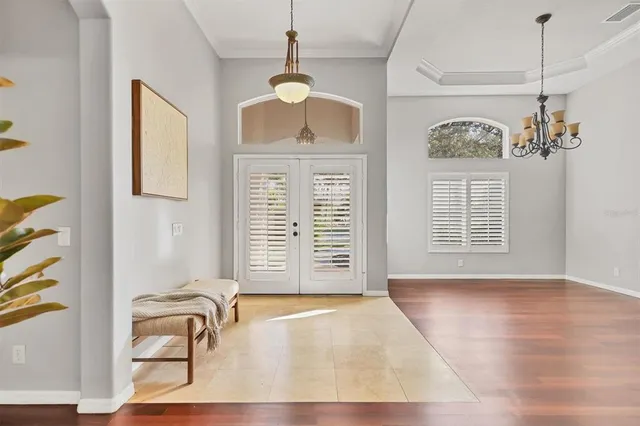 a view of livingroom with furniture and windows