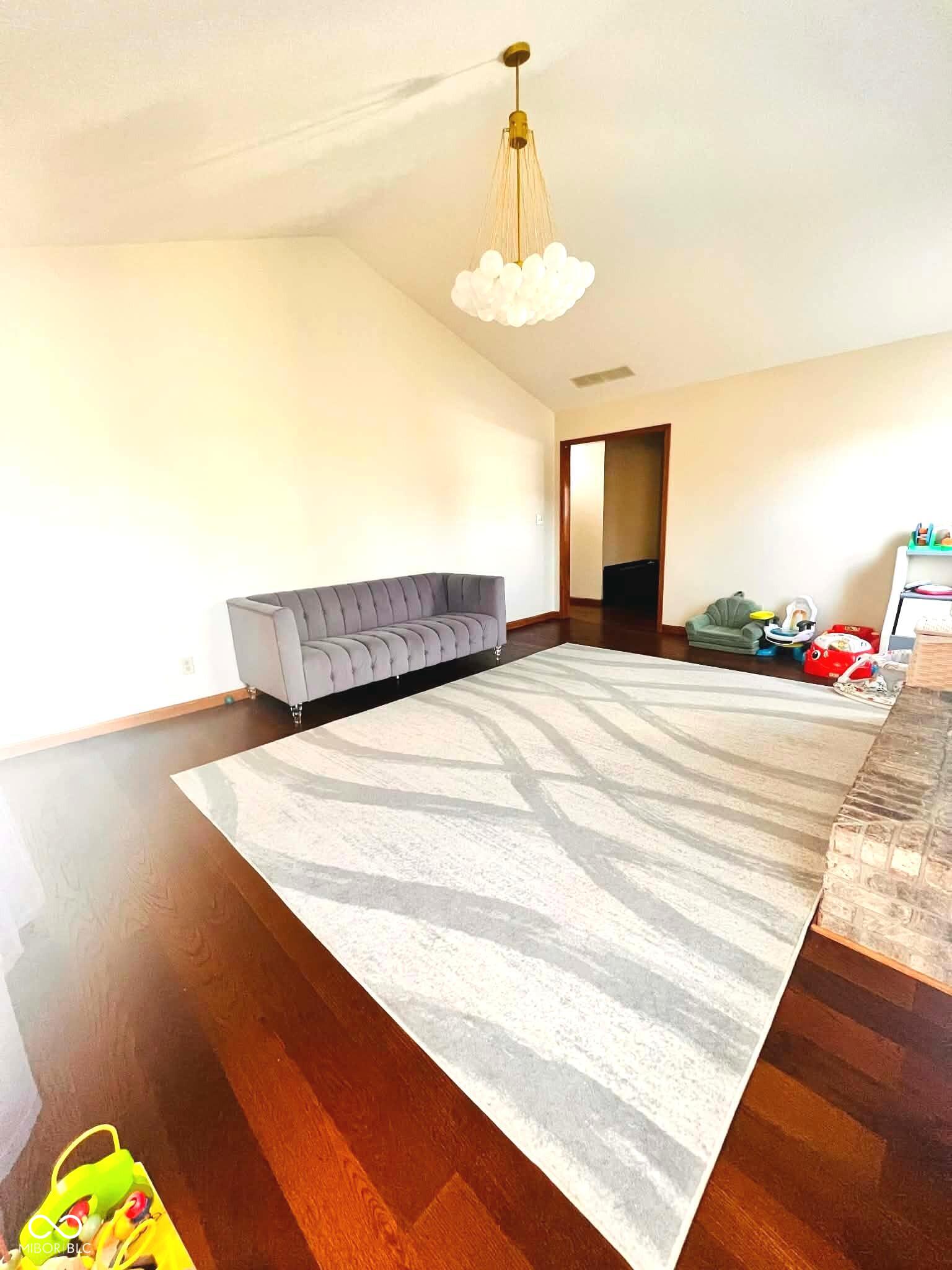 126 Tracy Ridge Boulevard Whiteland, IN 46184 - Photo 9 of 23