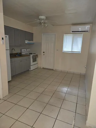 $1,600 | 1560 Northeast 111th Street, Unit 3, Miami, FL 33181