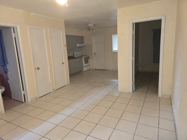 $1,600 | 1560 Northeast 111th Street, Unit 3, Miami, FL 33181