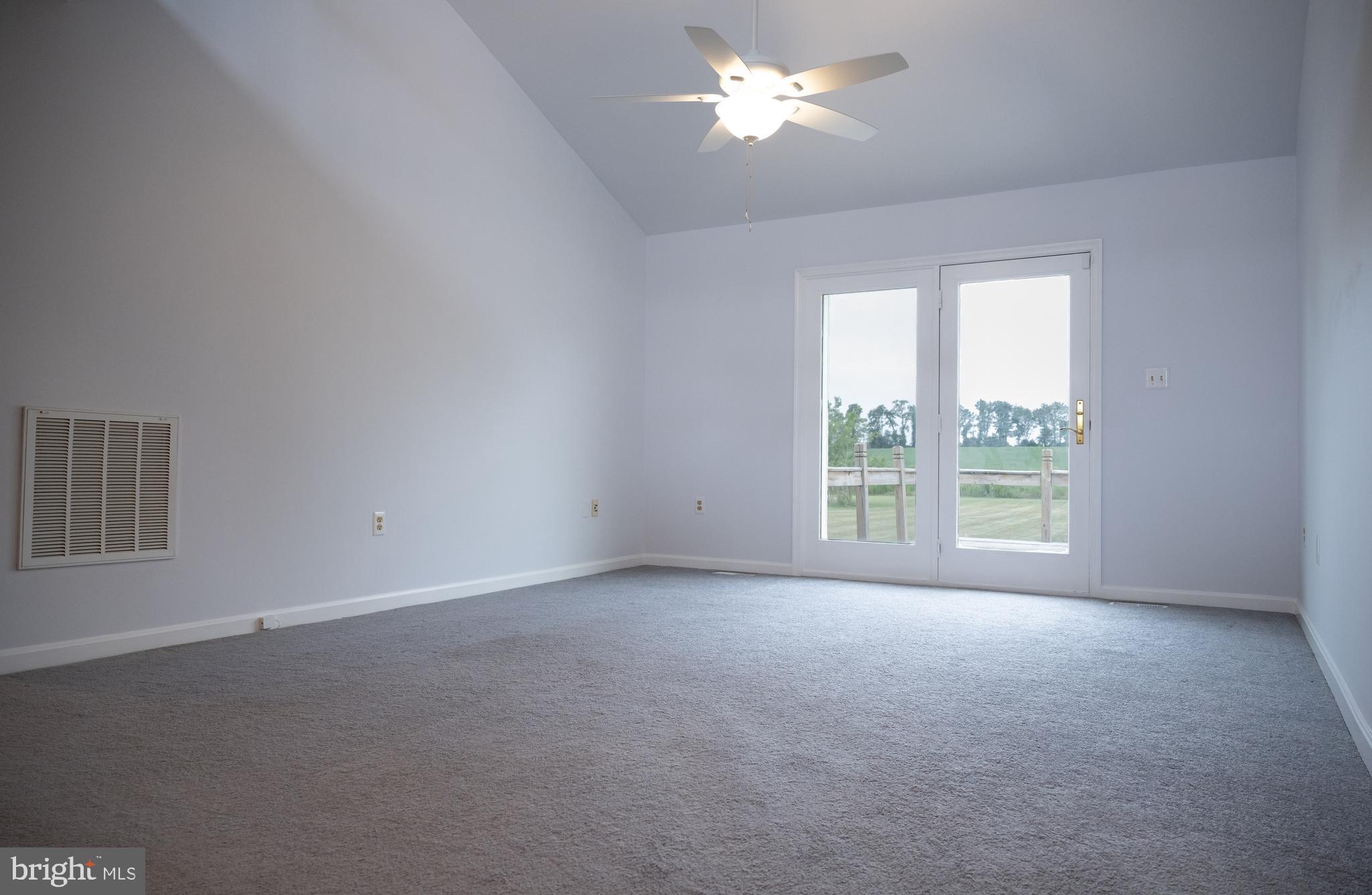 13639 Barnhart Road Clear Spring, MD 21722 - Photo 11 of 32 Family room