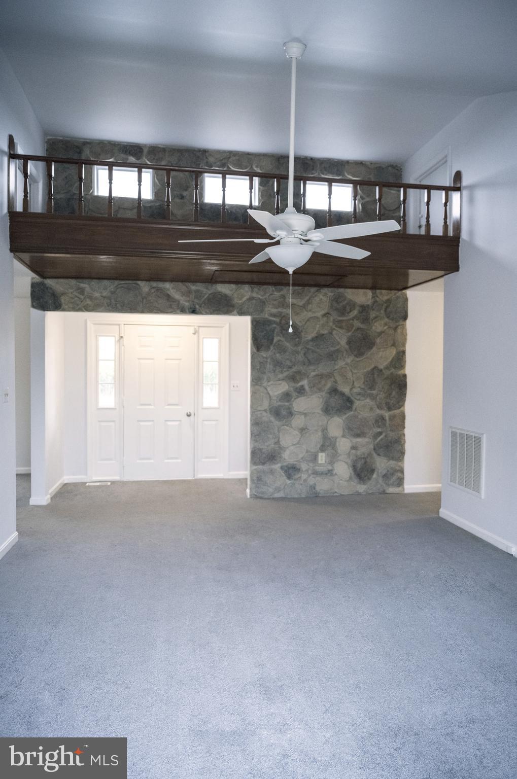 13639 Barnhart Road Clear Spring, MD 21722 - Photo 12 of 32 living room