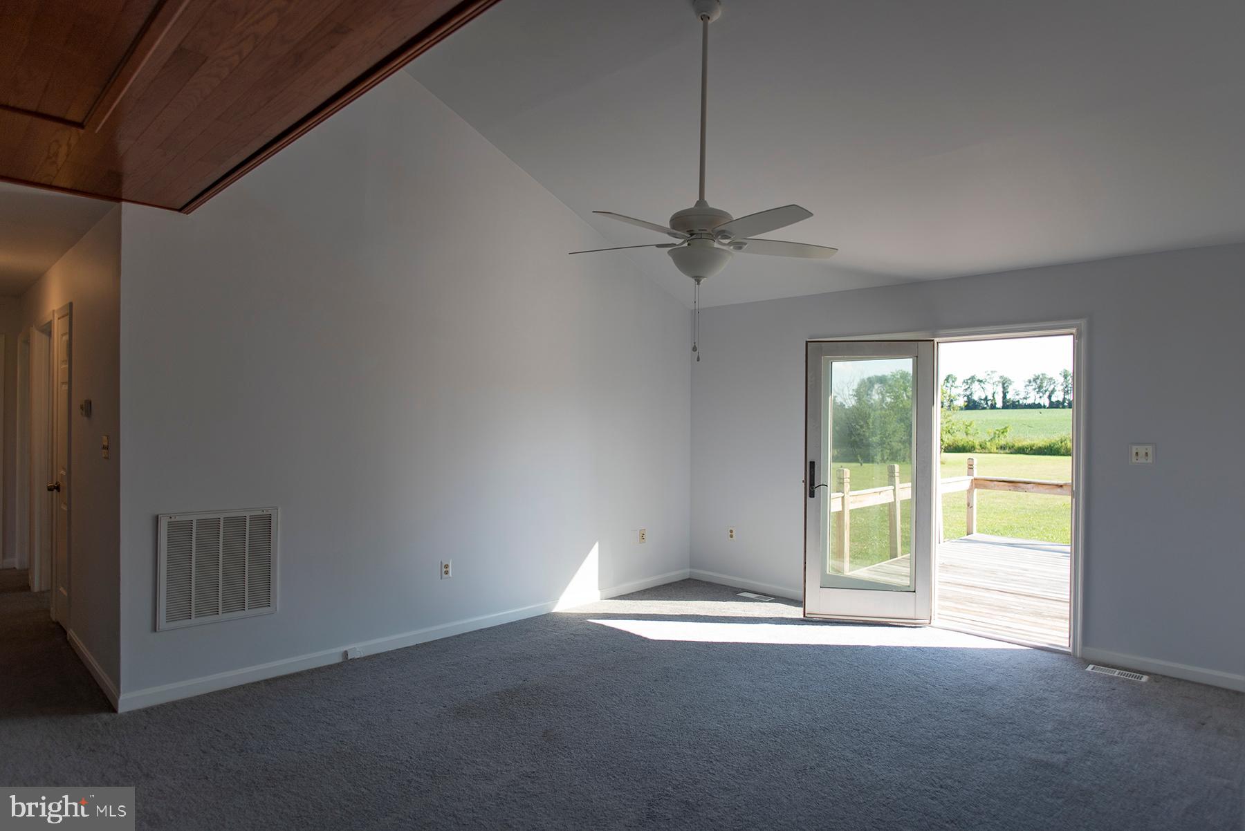 13639 Barnhart Road Clear Spring, MD 21722 - Photo 14 of 32 Family room