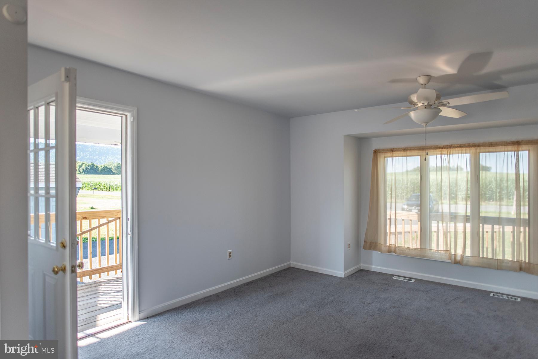 13639 Barnhart Road Clear Spring, MD 21722 - Photo 19 of 32 Dining room