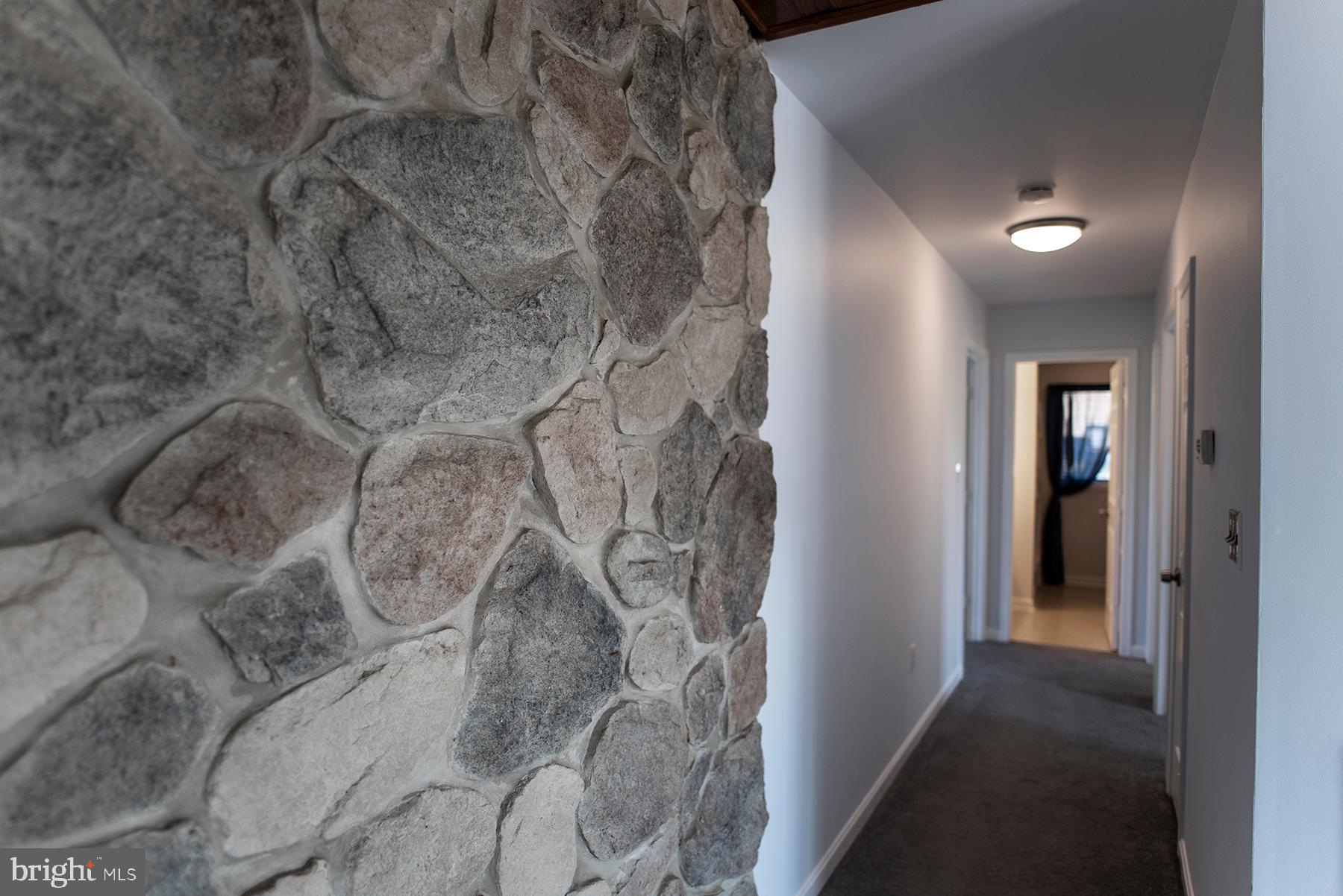 13639 Barnhart Road Clear Spring, MD 21722 - Photo 21 of 32 Hallway