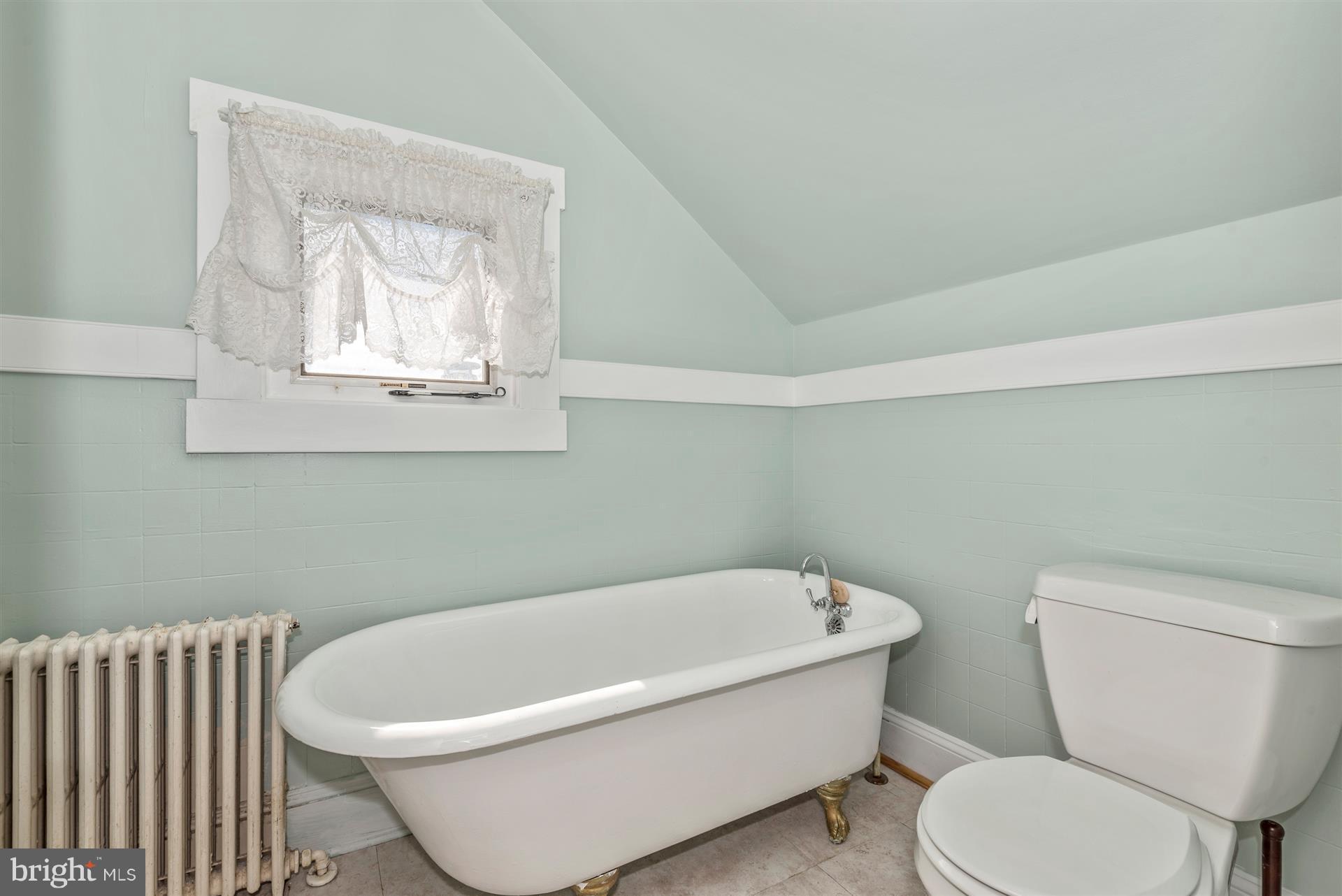 9402 North Laurel Road Laurel, MD 20723 - Photo 16 of 30 Upper Level Bathroom