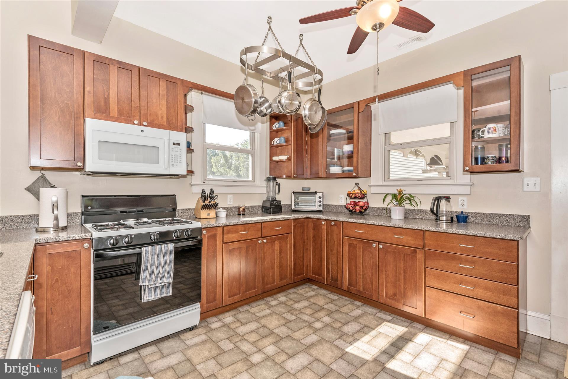 9402 North Laurel Road Laurel, MD 20723 - Photo 9 of 30 Kitchen