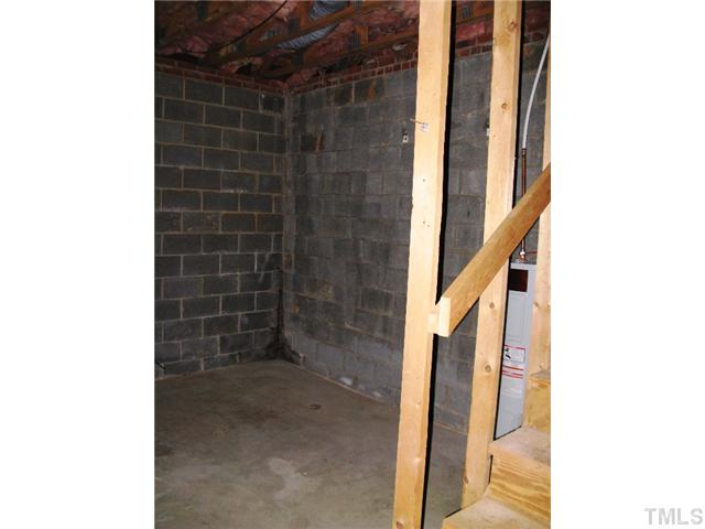 5526 Hamstead Crossing Raleigh, NC 27612 - Photo 14 of 24 a bathroom with a shower