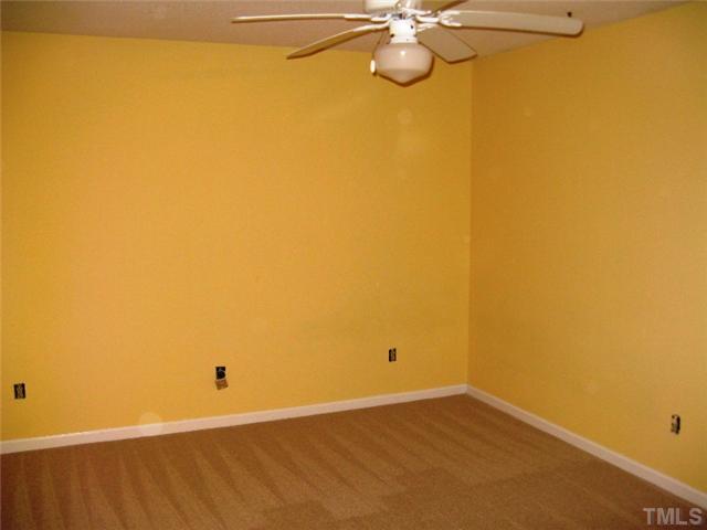 5526 Hamstead Crossing Raleigh, NC 27612 - Photo 10 of 24