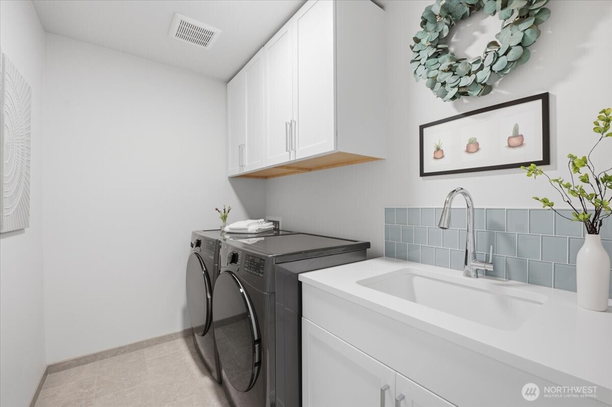 20580 Sinnes Road Mount Vernon, WA 98274 - Photo 28 of 39 a utility room with dryer and washer