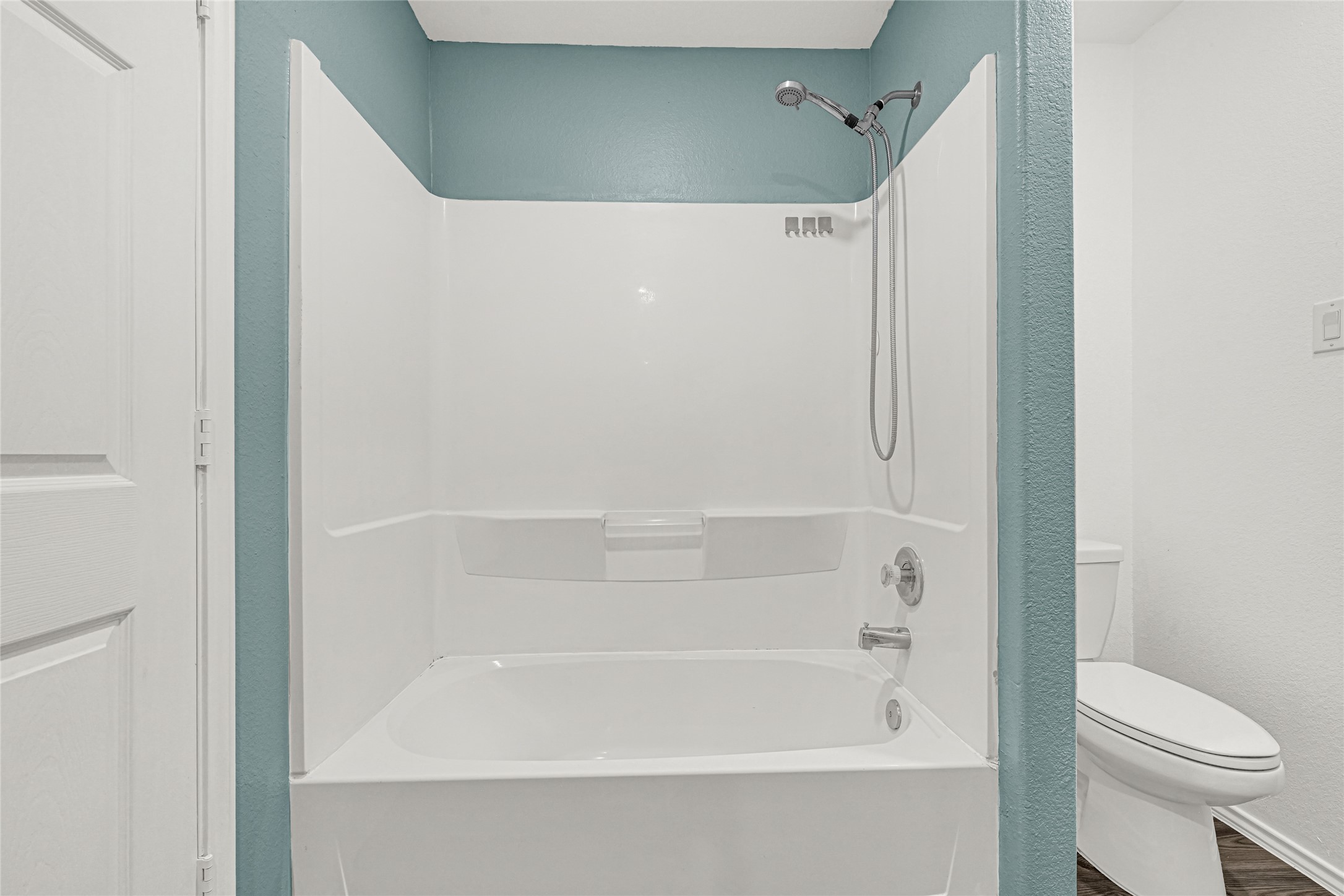 6020 Rimini Landing Lane Porter, TX 77365 - Photo 14 of 33 primary bath tub/shower combo