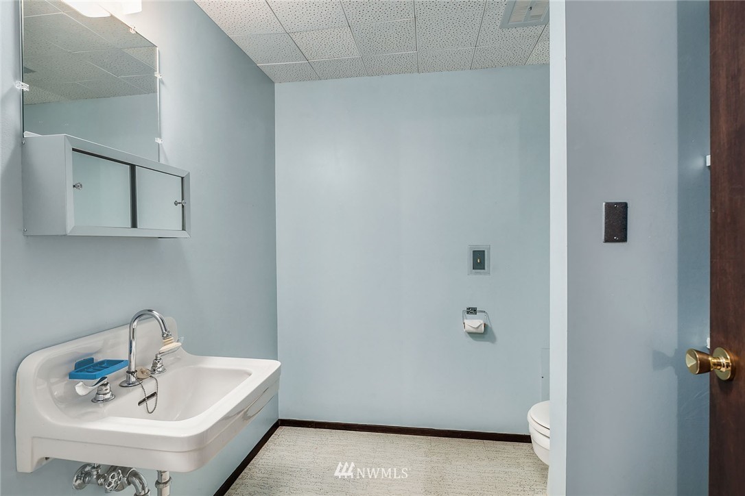 18005 145th Avenue Southeast Renton, WA 98058 - Photo 18 of 20 Gallery Image 18