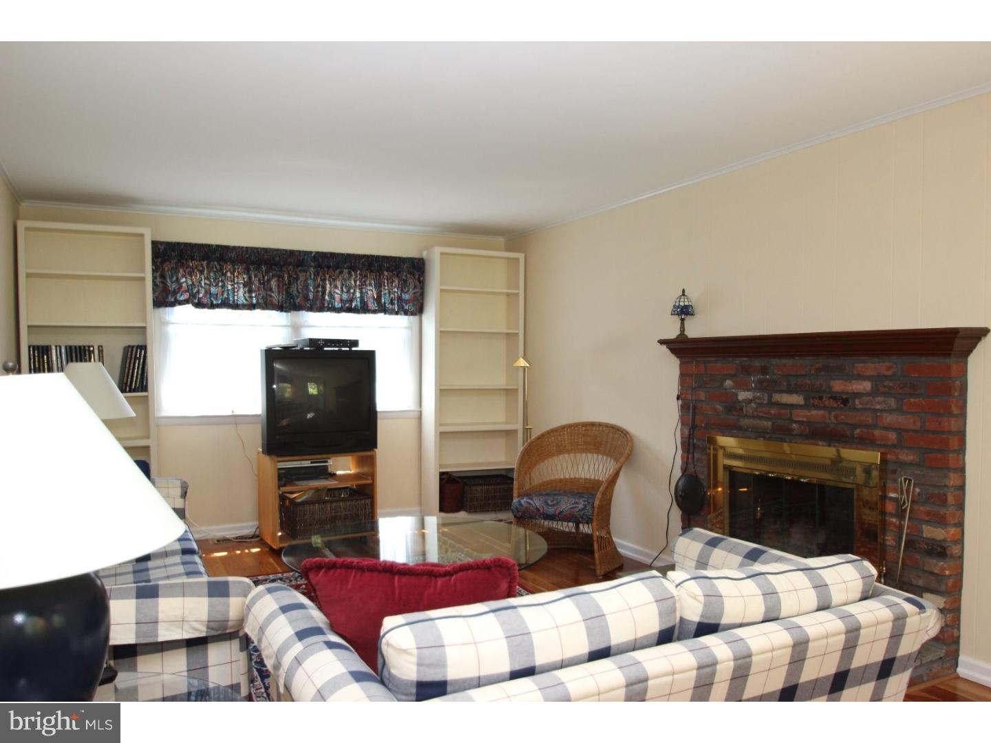 1427 Devon Road Warminster, PA 18974 - Photo 14 of 25 Gallery Image 14