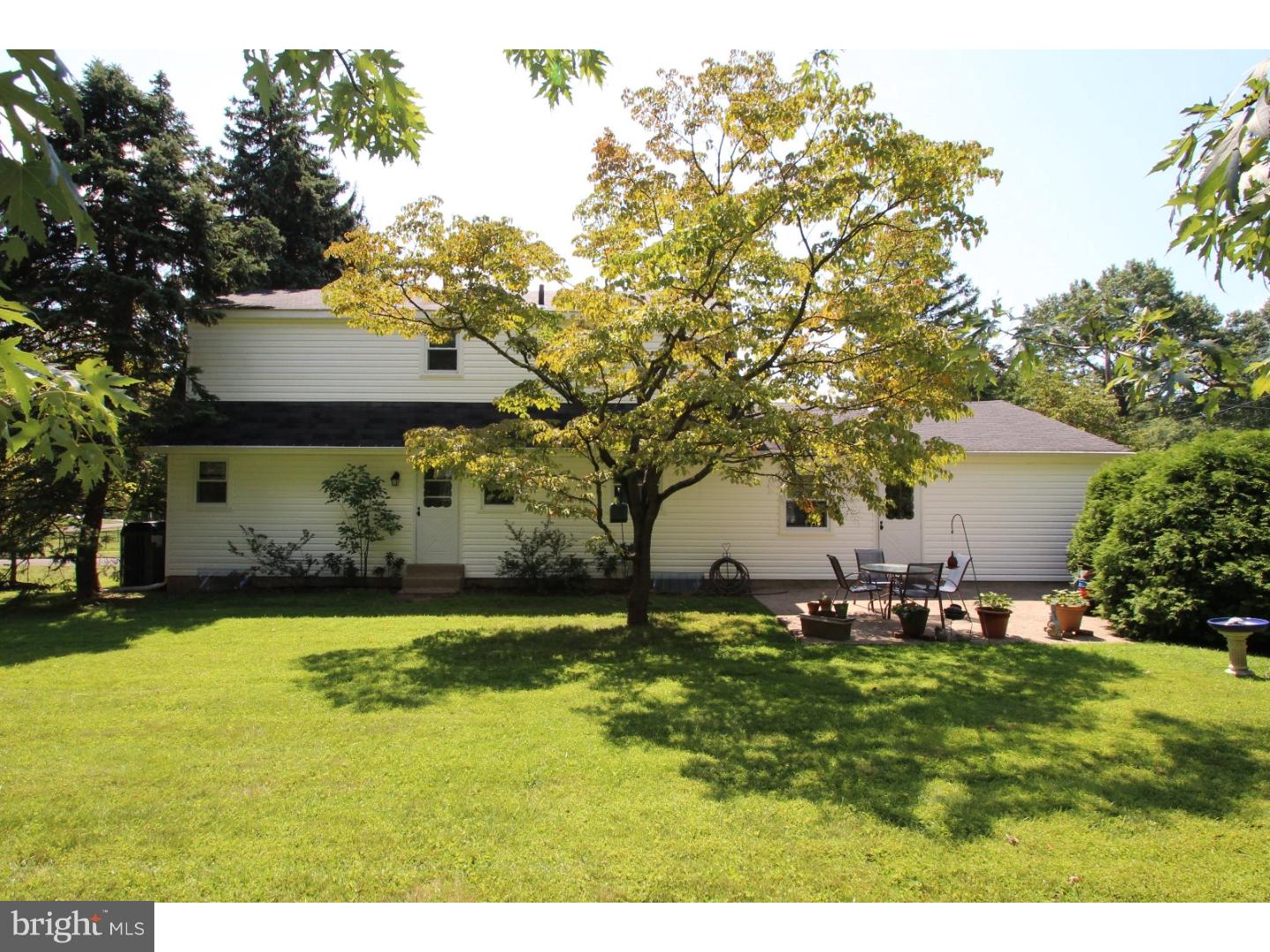 1427 Devon Road Warminster, PA 18974 - Photo 3 of 25 Gallery Image 3
