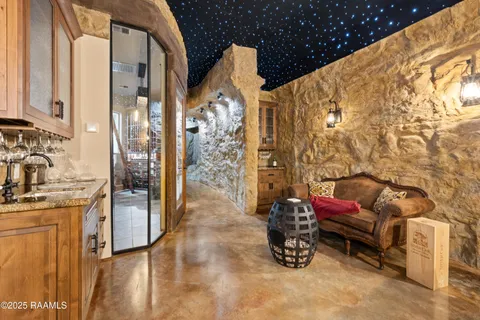 $5,400,000 | 235 North Fieldspan Road, Unit D, Scott, LA 70583