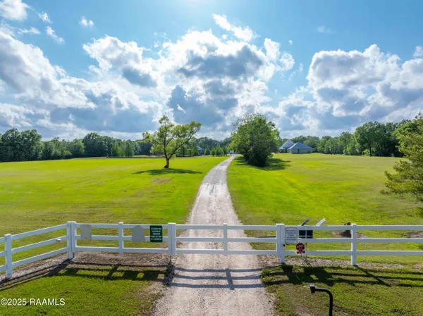 $5,400,000 | 235 North Fieldspan Road, Unit D, Scott, LA 70583