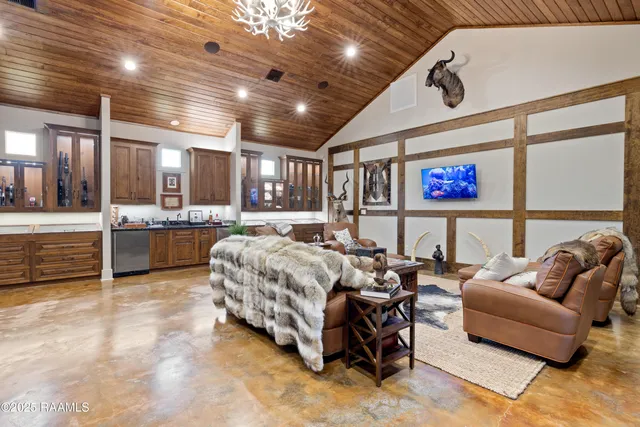 $5,500,000 | 235 North Fieldspan Road, Unit D, Scott, LA 70583