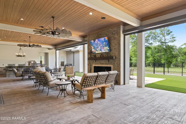 $5,400,000 | 235 North Fieldspan Road, Unit D, Scott, LA 70583