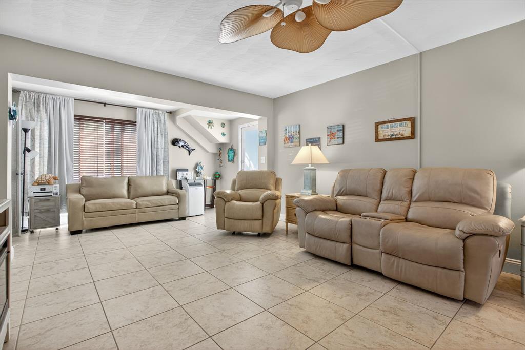 3201 Southeast 12th Street, Unit C2 Pompano Beach, FL 33062 - Photo 4 of 57