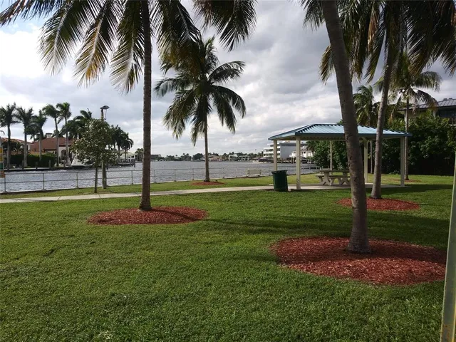 $339,000 | 3201 Southeast 12th Street, Unit C2, Pompano Beach, FL 33062