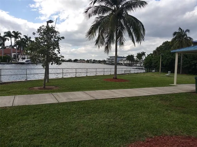 $339,000 | 3201 Southeast 12th Street, Unit C2, Pompano Beach, FL 33062