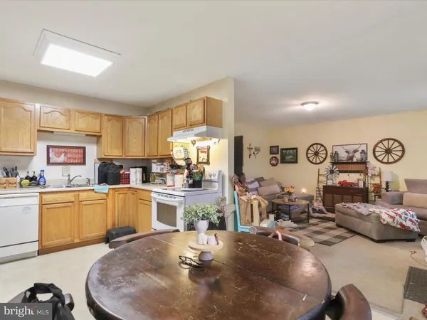 $450,000 | 11 Galbus Court, Falling Waters, WV 25419