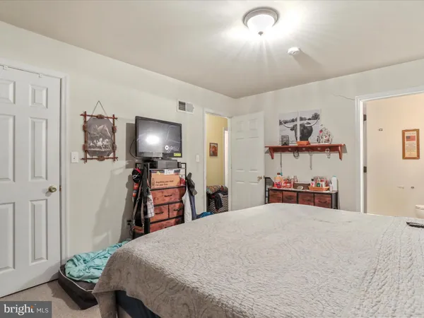 $450,000 | 11 Galbus Court, Falling Waters, WV 25419