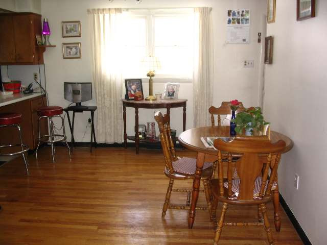 18 Aspen Road Colonie, NY 12110 - Photo 4 of 7 Photo 4