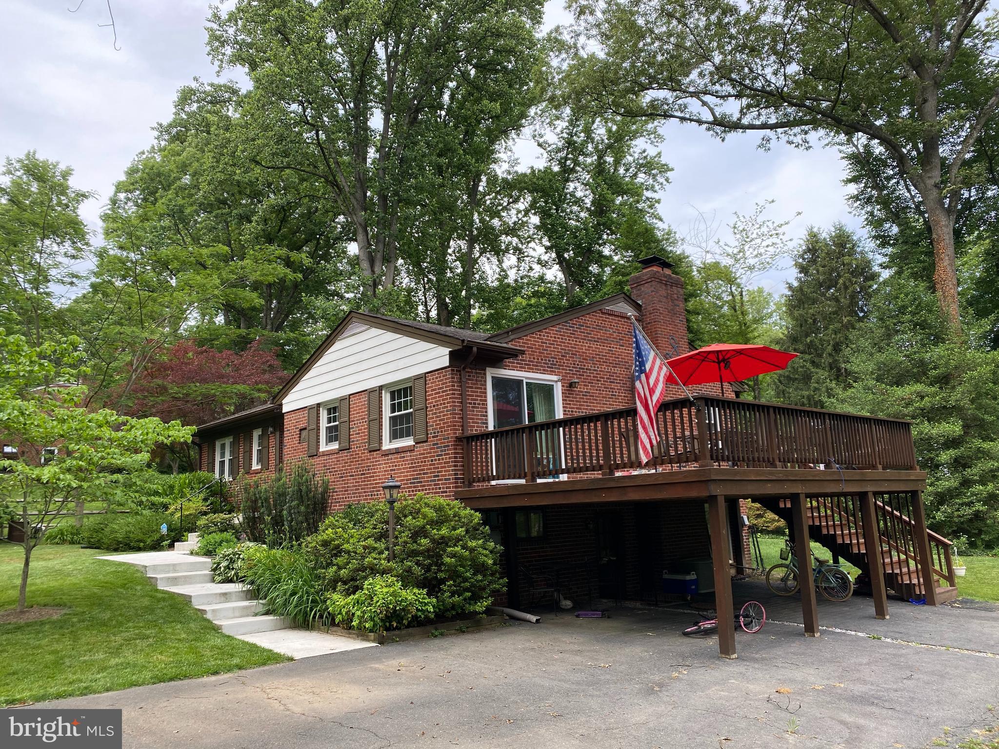 2839 Cedarest Road Fairfax, VA 22031 - Photo 2 of 29