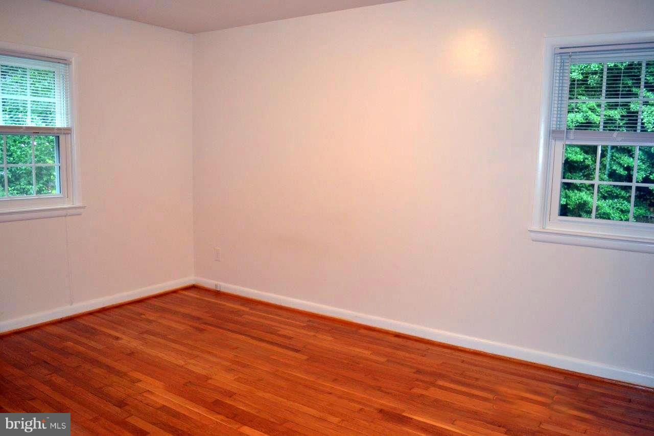 2839 Cedarest Road Fairfax, VA 22031 - Photo 11 of 29 Bedroom (Master)