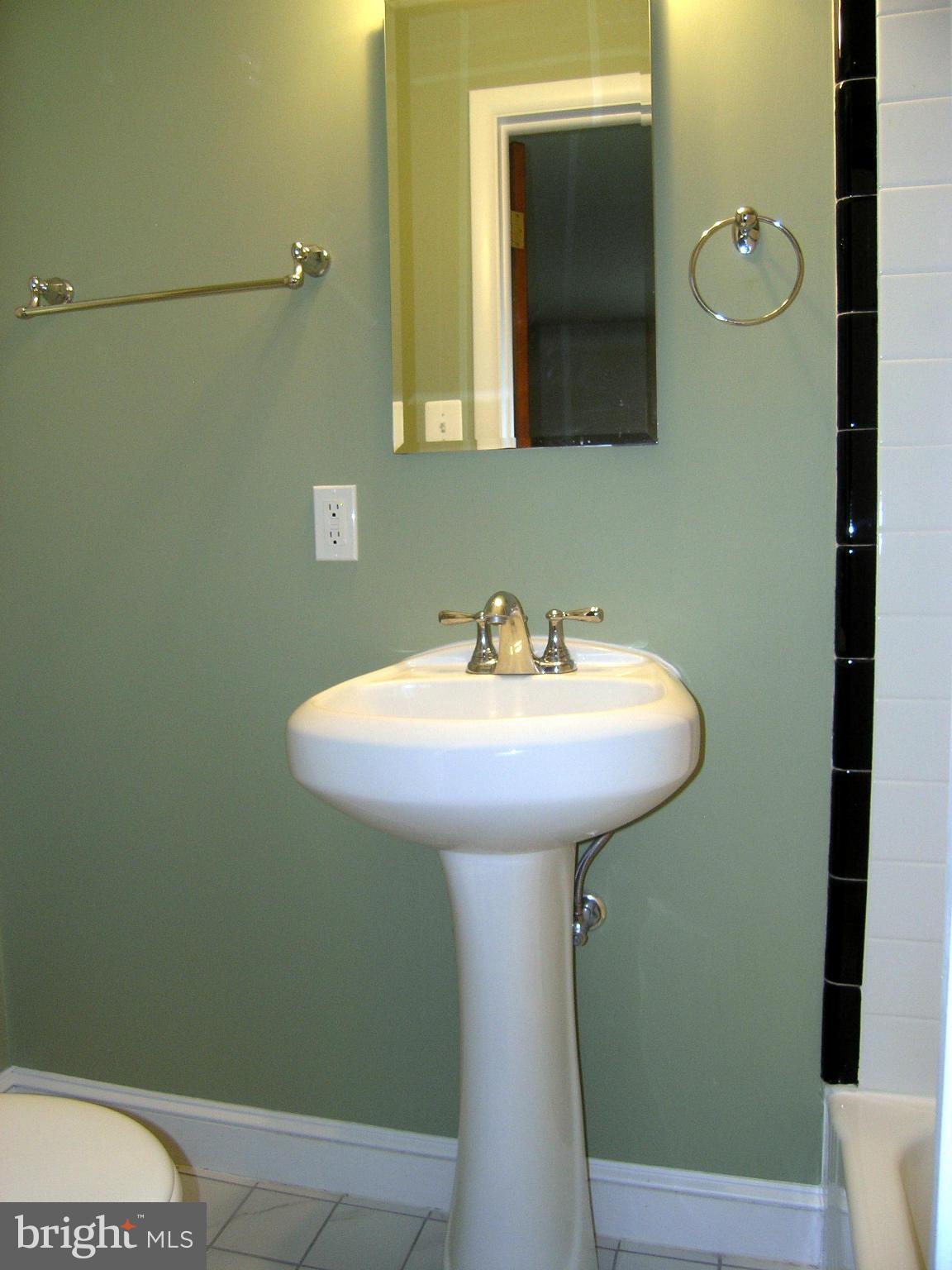 2839 Cedarest Road Fairfax, VA 22031 - Photo 12 of 29 Bath