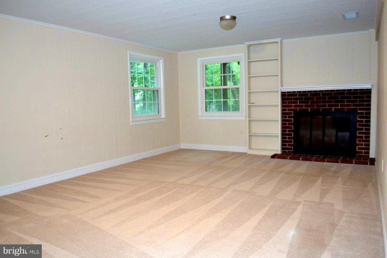 2839 Cedarest Road Fairfax, VA 22031 - Photo 20 of 29 Family Room