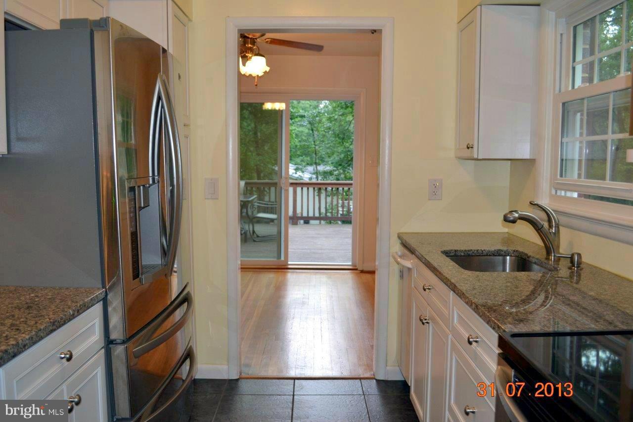 2839 Cedarest Road Fairfax, VA 22031 - Photo 8 of 29 Kitchen