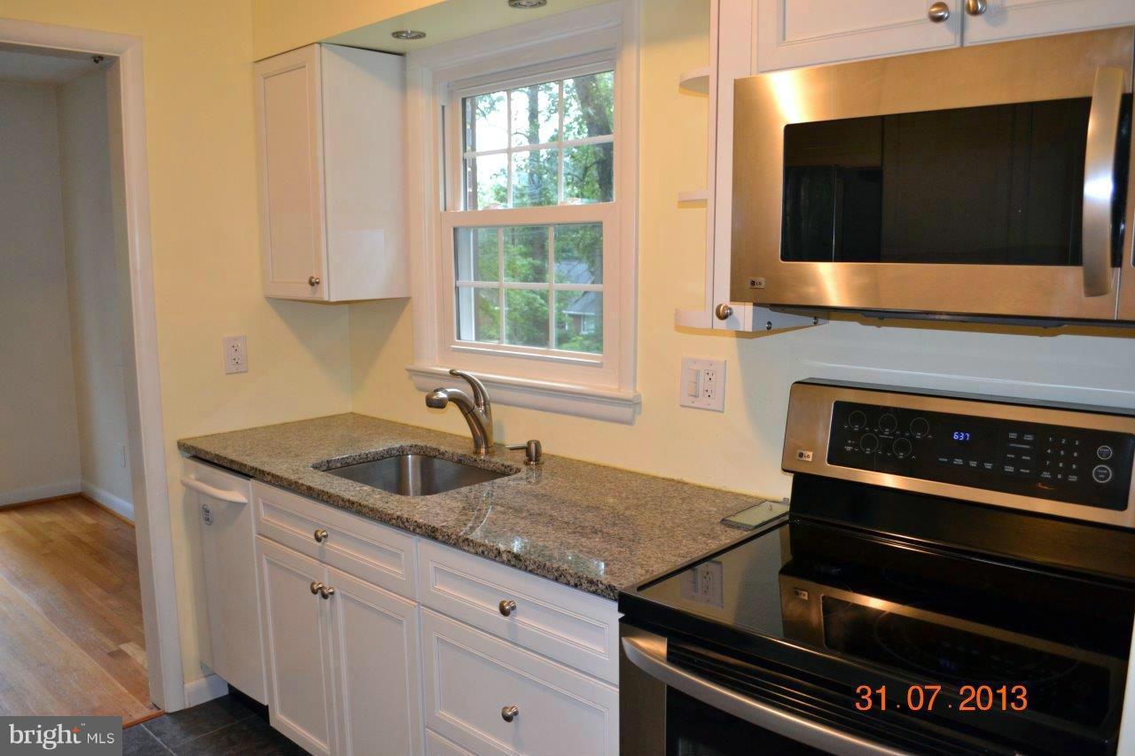 2839 Cedarest Road Fairfax, VA 22031 - Photo 9 of 29 Kitchen