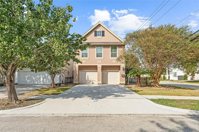 $745,000 | 112 White Drive, Bellaire, TX 77401