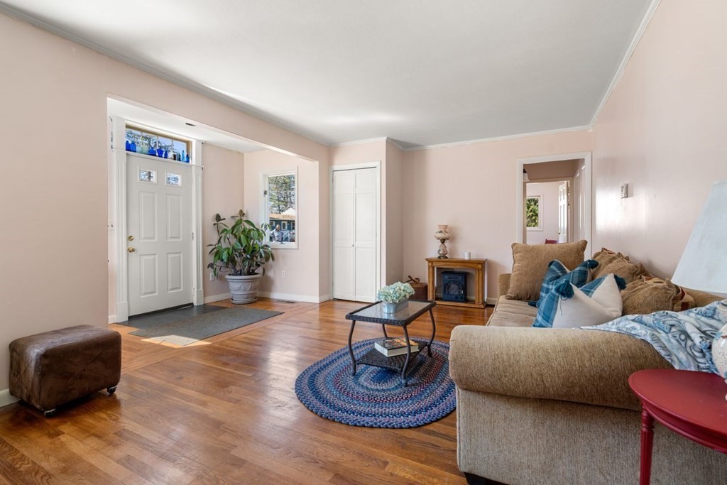 14 Larch Road Georgetown, MA 01833 - Photo 6 of 31 Gallery Image 6